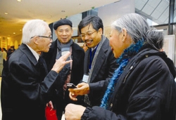 Встреча вьетнамских эмигрантов в связи с Новым годом по лунному календарю